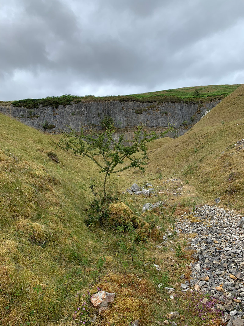 Llangattock Escarpment, Crickhowell, Llangattock Escarpment circular up to Craig Y Cilau &#038; visit Eglwys Faen or Church Cave, Welsh Man Walking