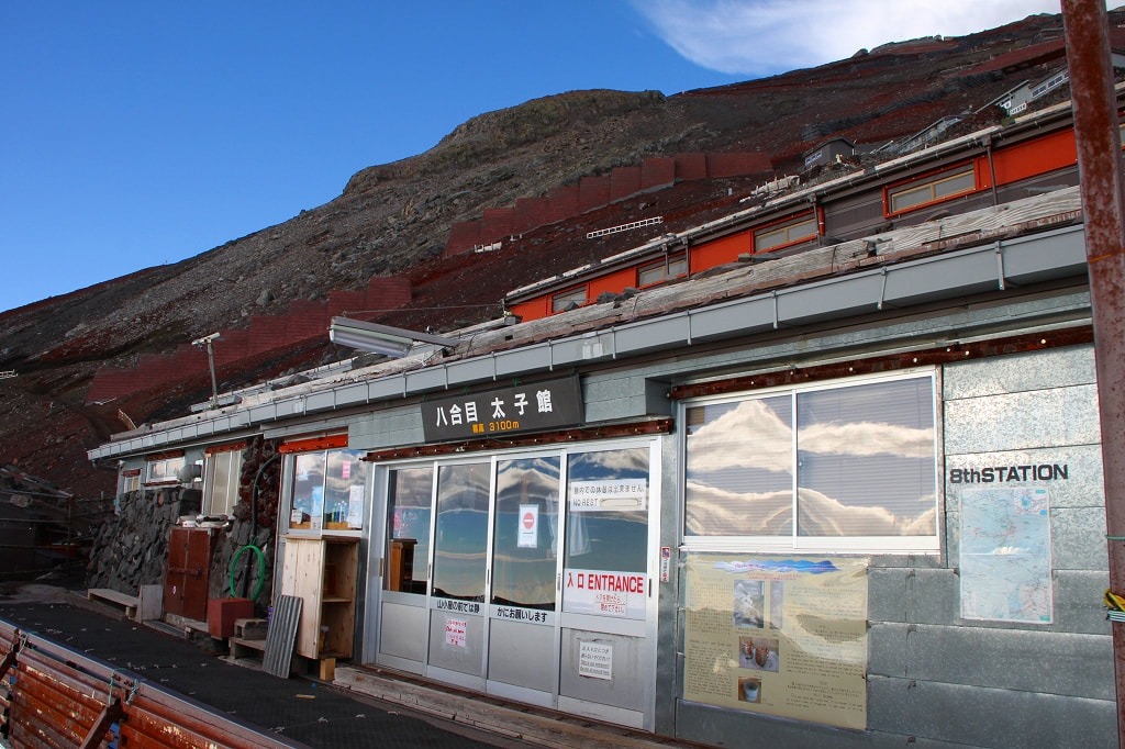 Hakuun-so Hut (8th Station)